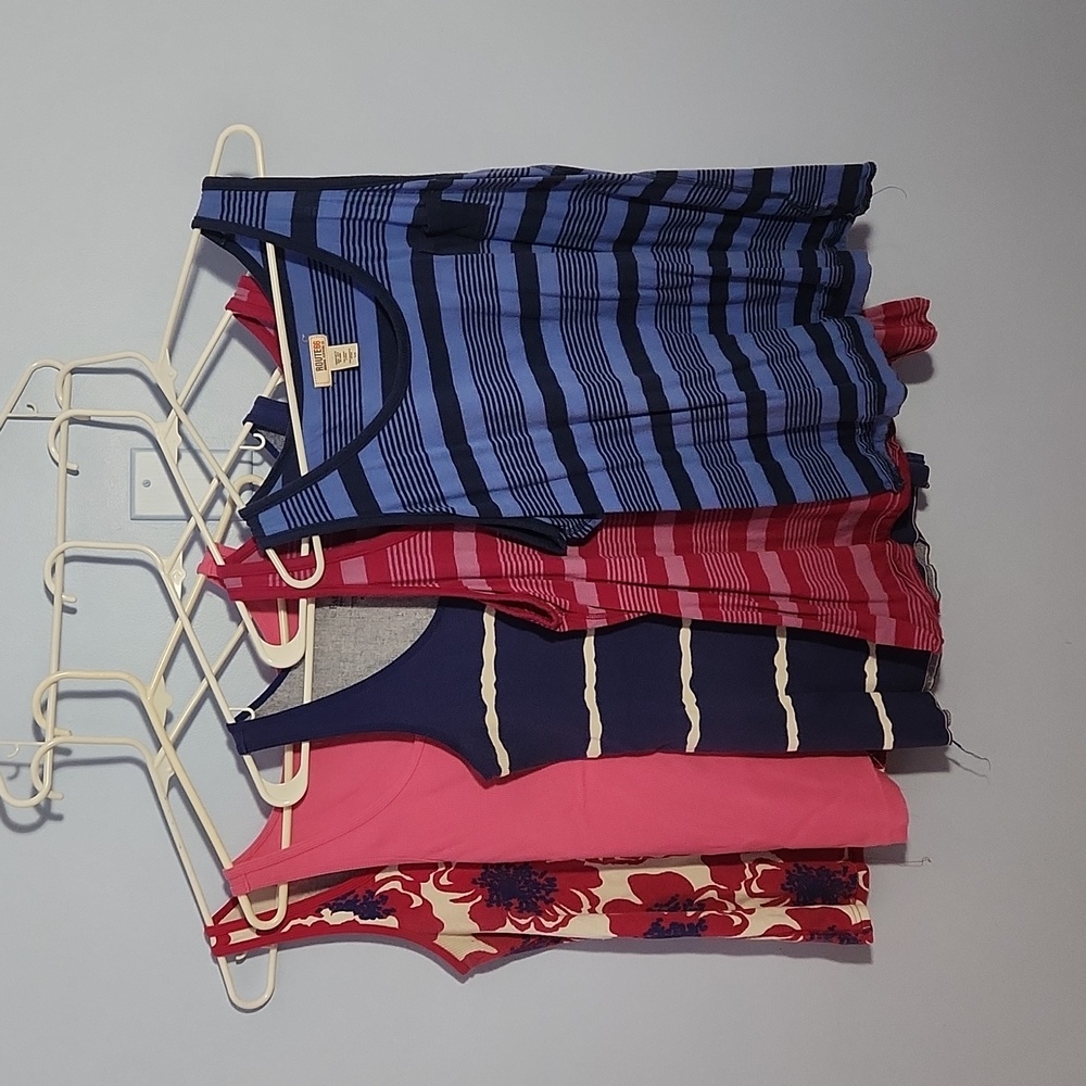 5 Women's tank tops, size XL
